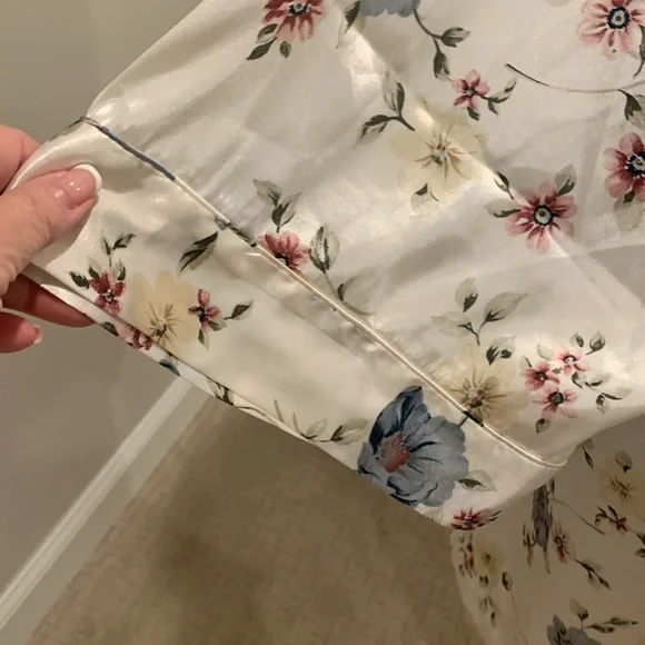 Vintage barbazon silky bathrobe - Picture 3 of 7